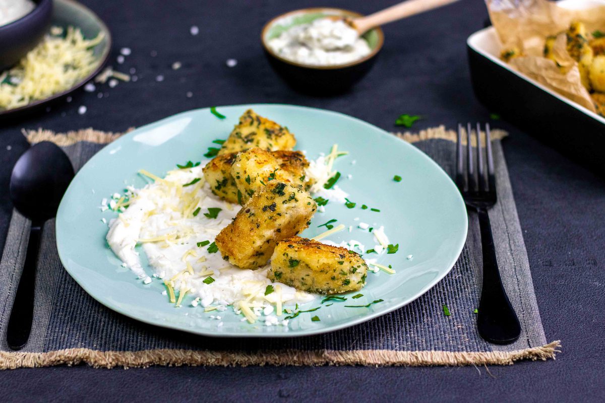 Zelfgemaakte Vissticks Met Bloemkoolpuree