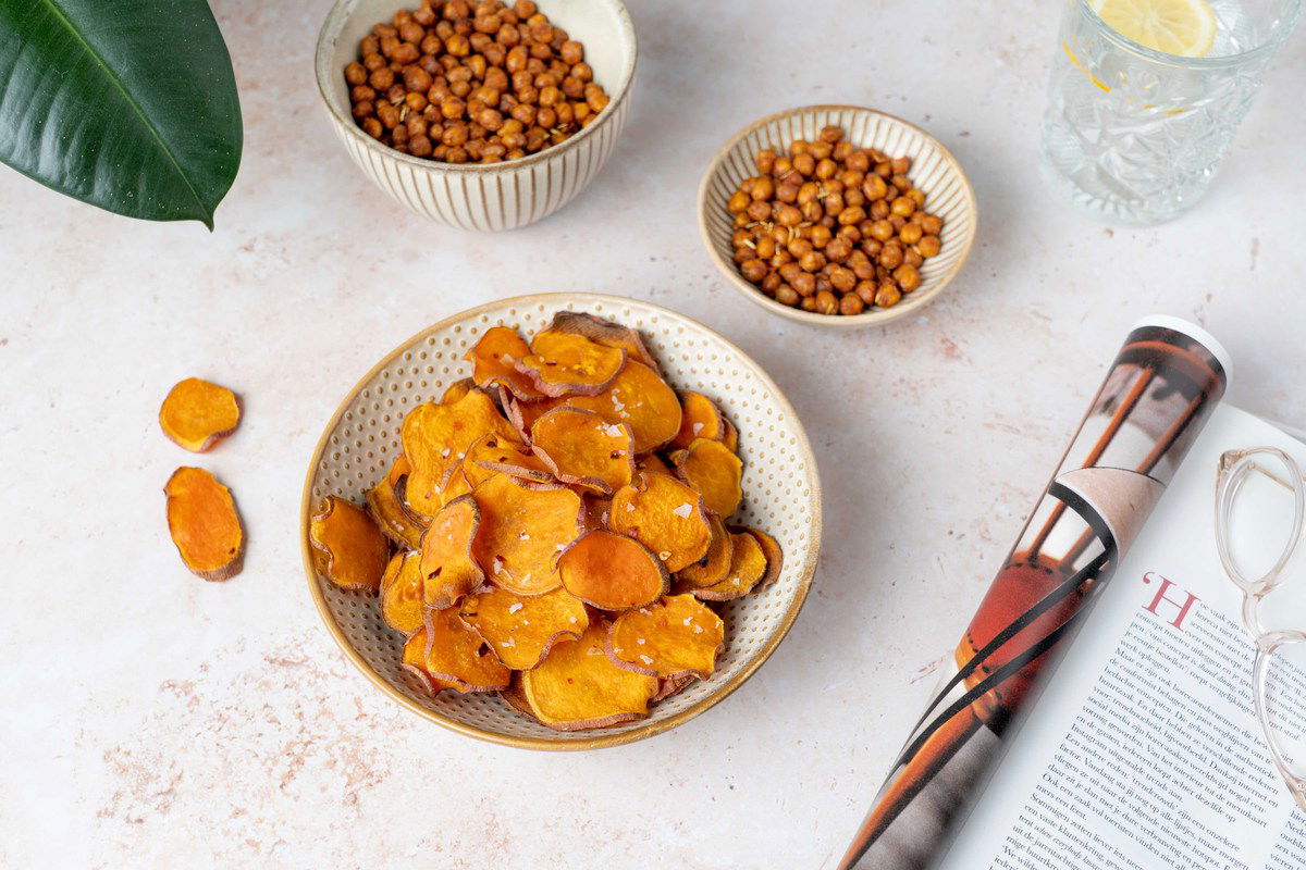 Zoete Aardappelchips Met Geroosterde Kikkererwten