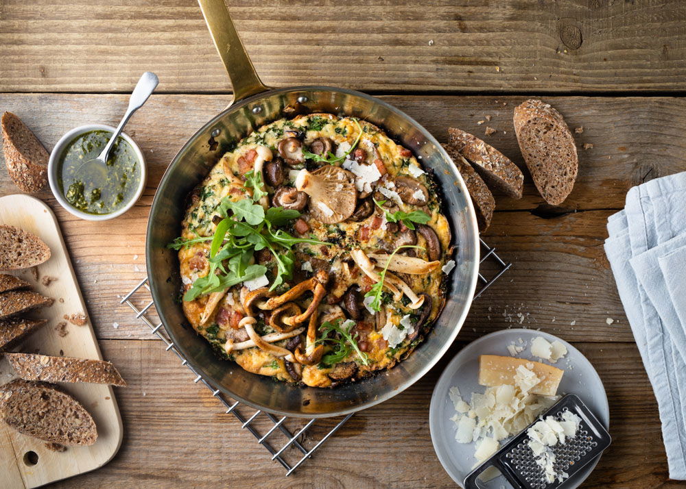 Pancetta en paddenstoelen frittata met boerenkool