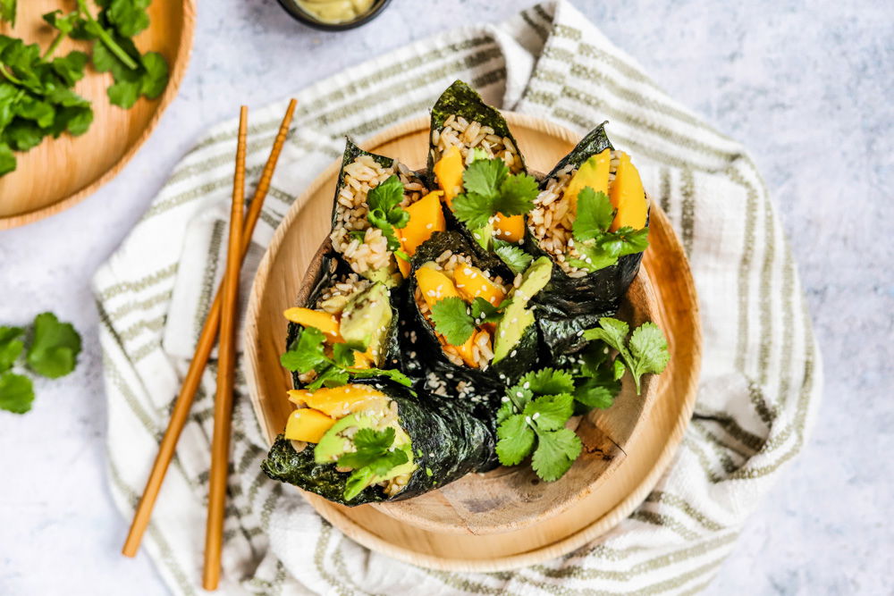 Vegetarische spicy temaki met zilvervliesrijst