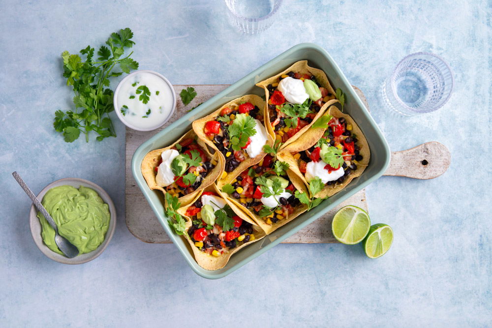 Taco’s uit de oven met avocadomousse en limoenyoghurt