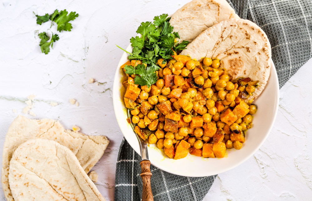 Indiase Curry Met Zoete Aardappel En Kikkererwten