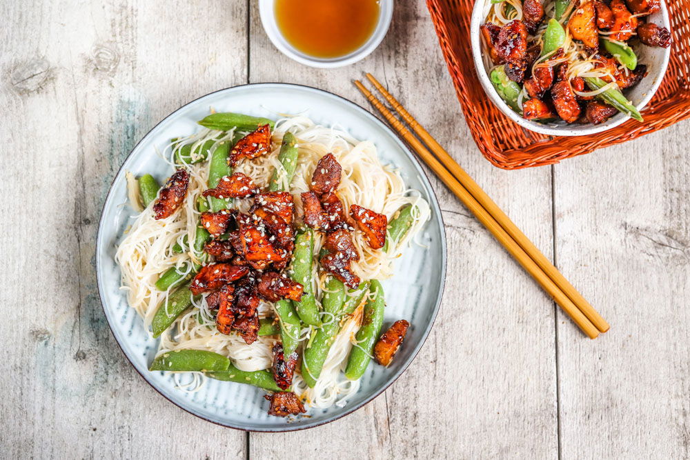 Noedels Met Gemarineerde Speklapreepjes