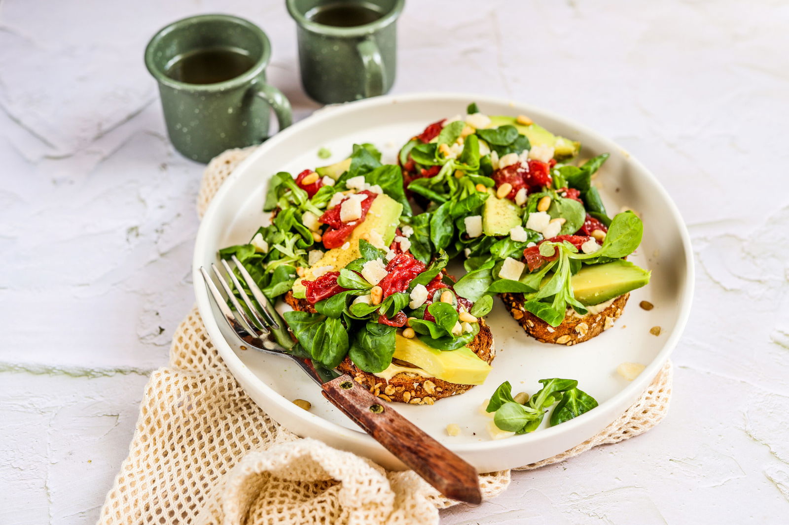 Toast Carpaccio Met Avocado