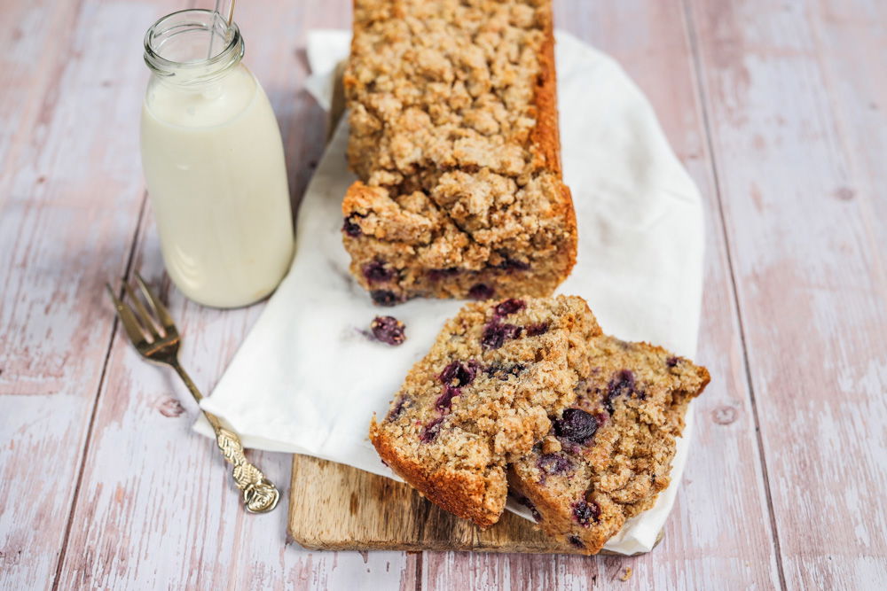 Volkoren Blueberry Crumble Cake