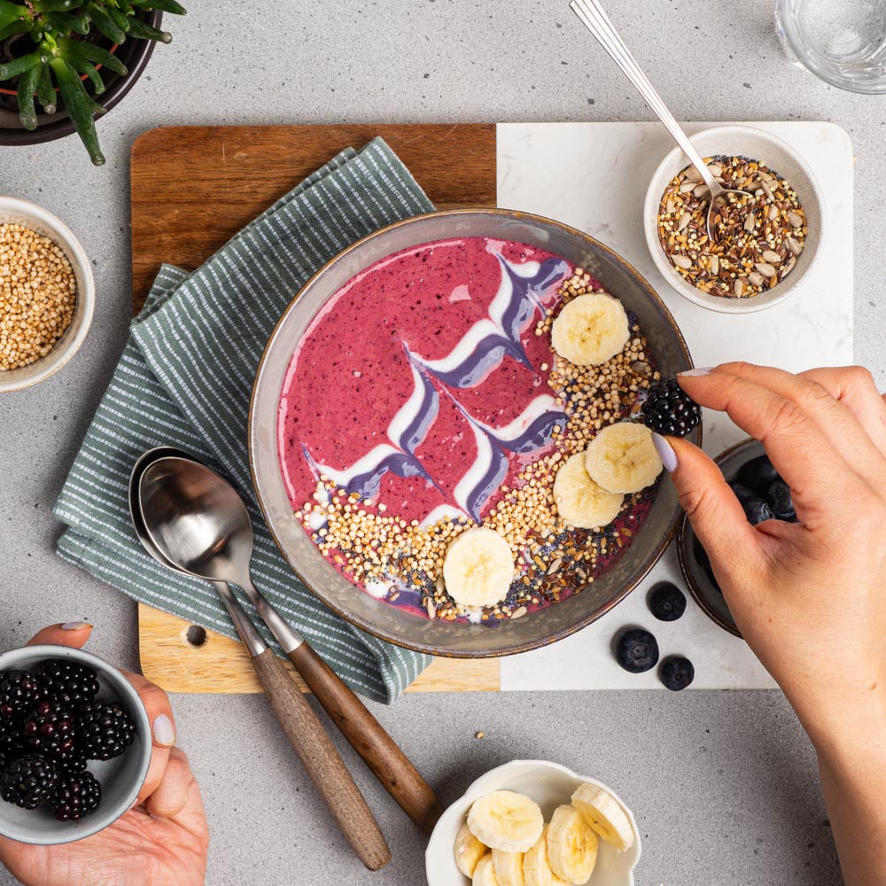 acai smoothie bowl met swirls