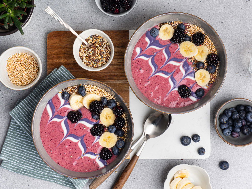 Acai smoothie bowl met swirls