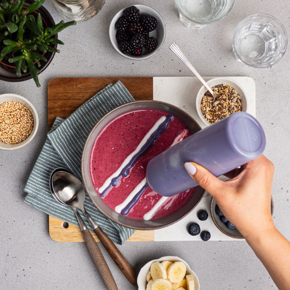 acai smoothie bowl met swirls