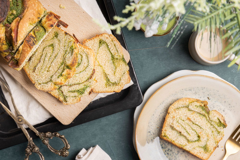 Babka met kruiden en ham