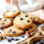Amandelkoekjes met chocolate chips en rozijnen