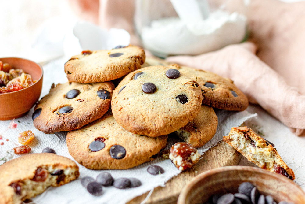 Amandelkoekjes met chocolate chips en rozijnen