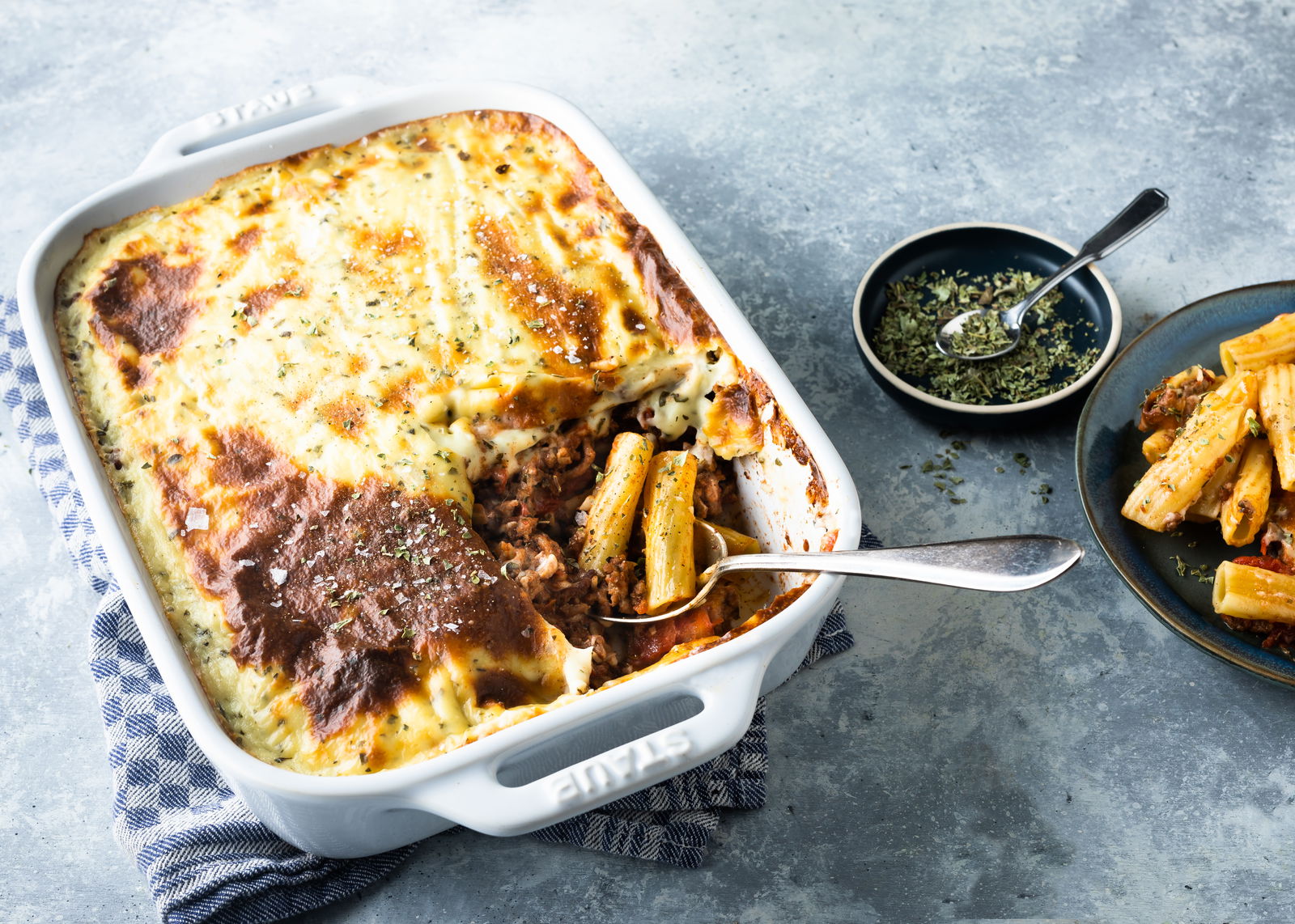 Pastitsio met vleessaus en romige bechamelsaus