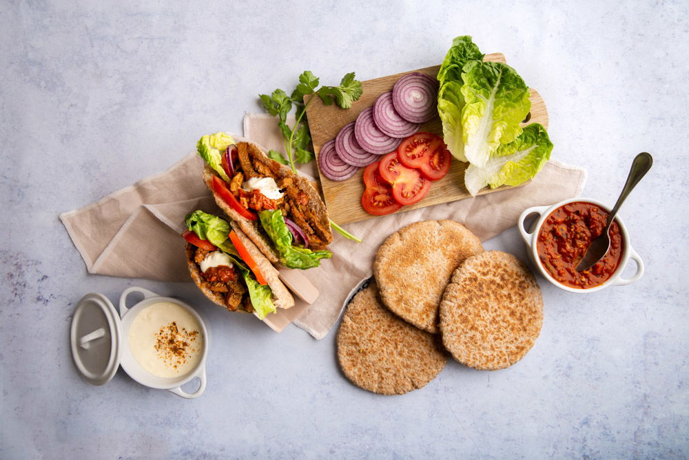 VSZ Gyros Pita Gyros Met Geroosterde Tomaat Paprika Salsa (1)