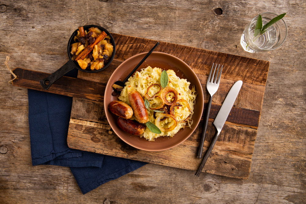 VSZ Stamppot Zuurkool Romige Zuurkool Stamppot Met Saucijs En Appelcompote (1)