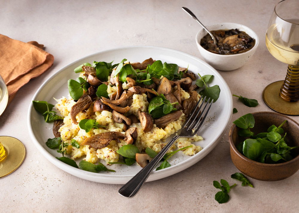 Vegetarische aardappel- knolselderijstamppot met paddenstoelen