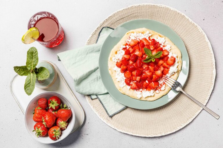latbread Met Aardbeien In Limoensiroop