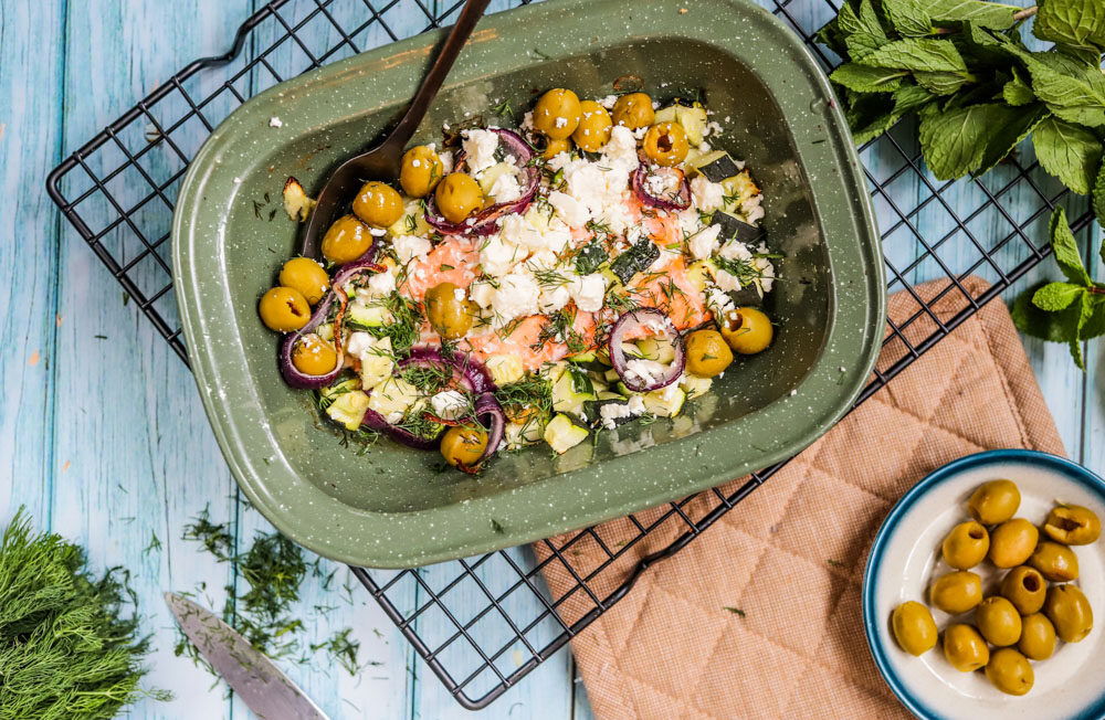 Grieks gevulde zalm uit de oven