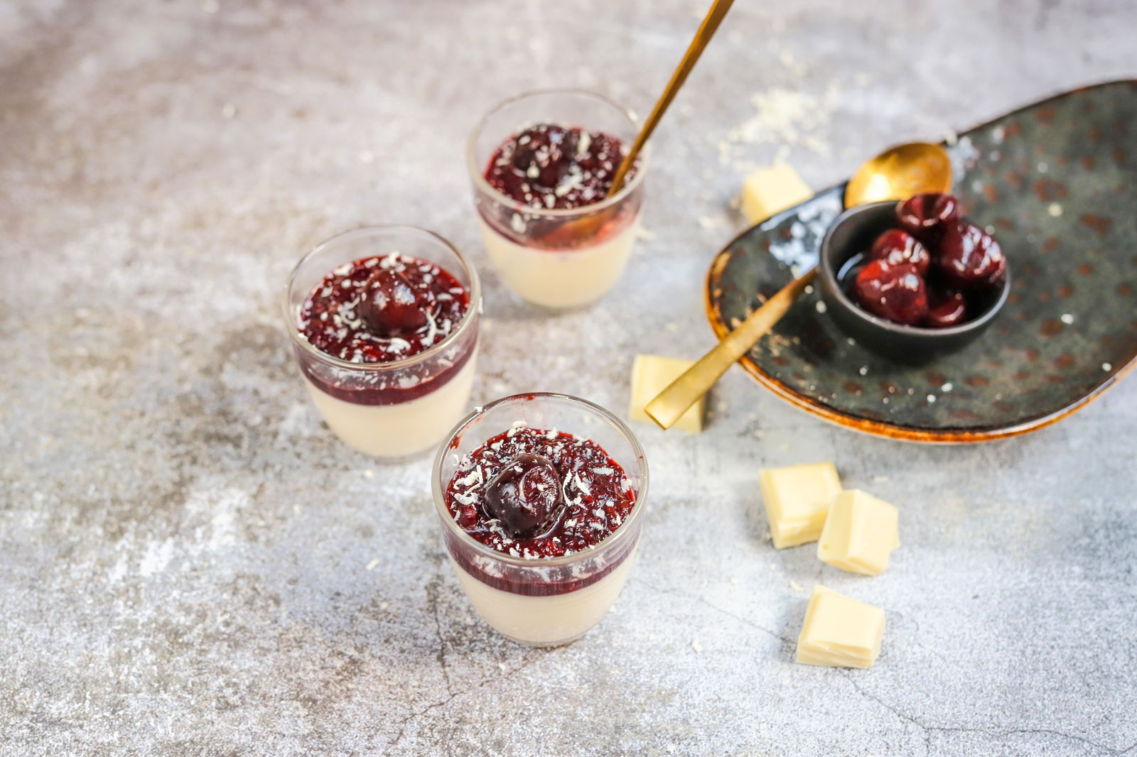 Suikervrije kersen-vanillepudding