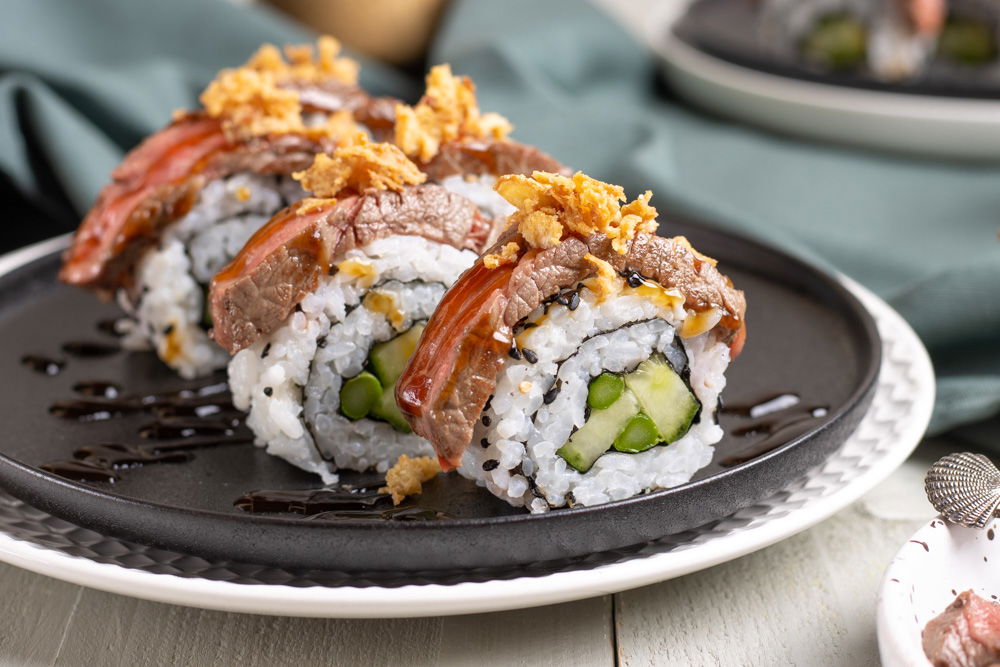 Sushi met ossenhaas en zelfgemaakte teriyakisaus