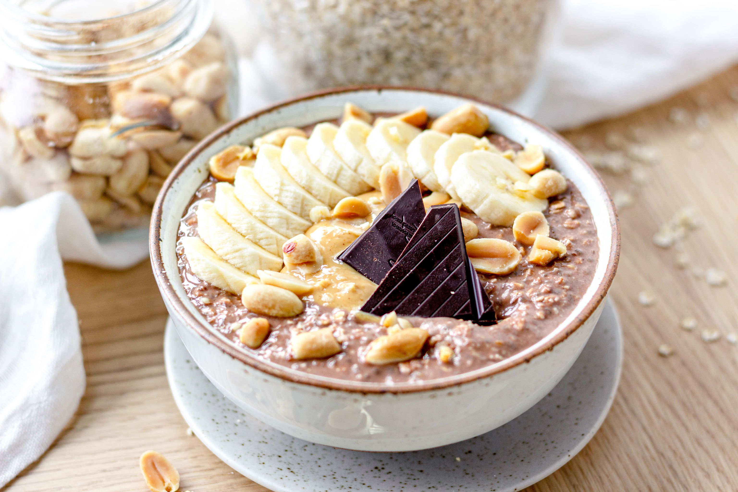 Vegan havermout met chocolade en pindakaas