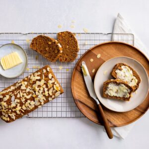 Ontbijtkoek met nootmuskaat en roomboter