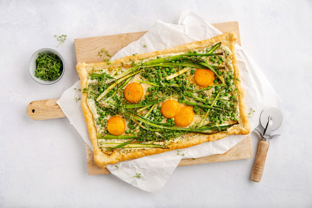 Mini Ei Kruiden Plaattaart Met Ei, Groene Groentes En Tuinkers 2