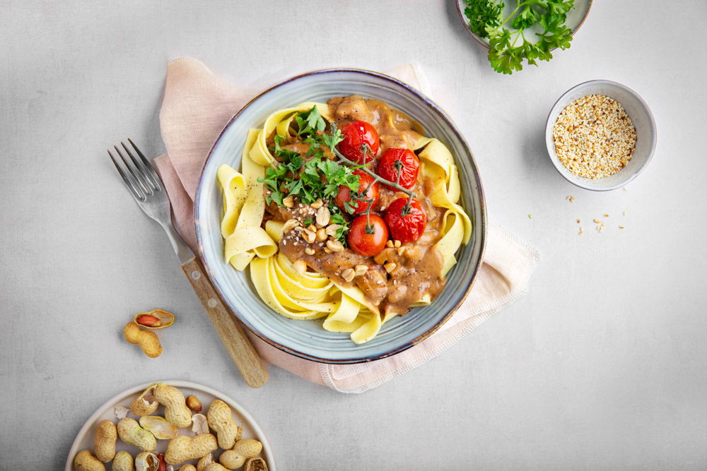 Satesaus Pasta Met Satesaus Pappardelle Pasta Met Gemarineerde Kip In Saté Saus (4)