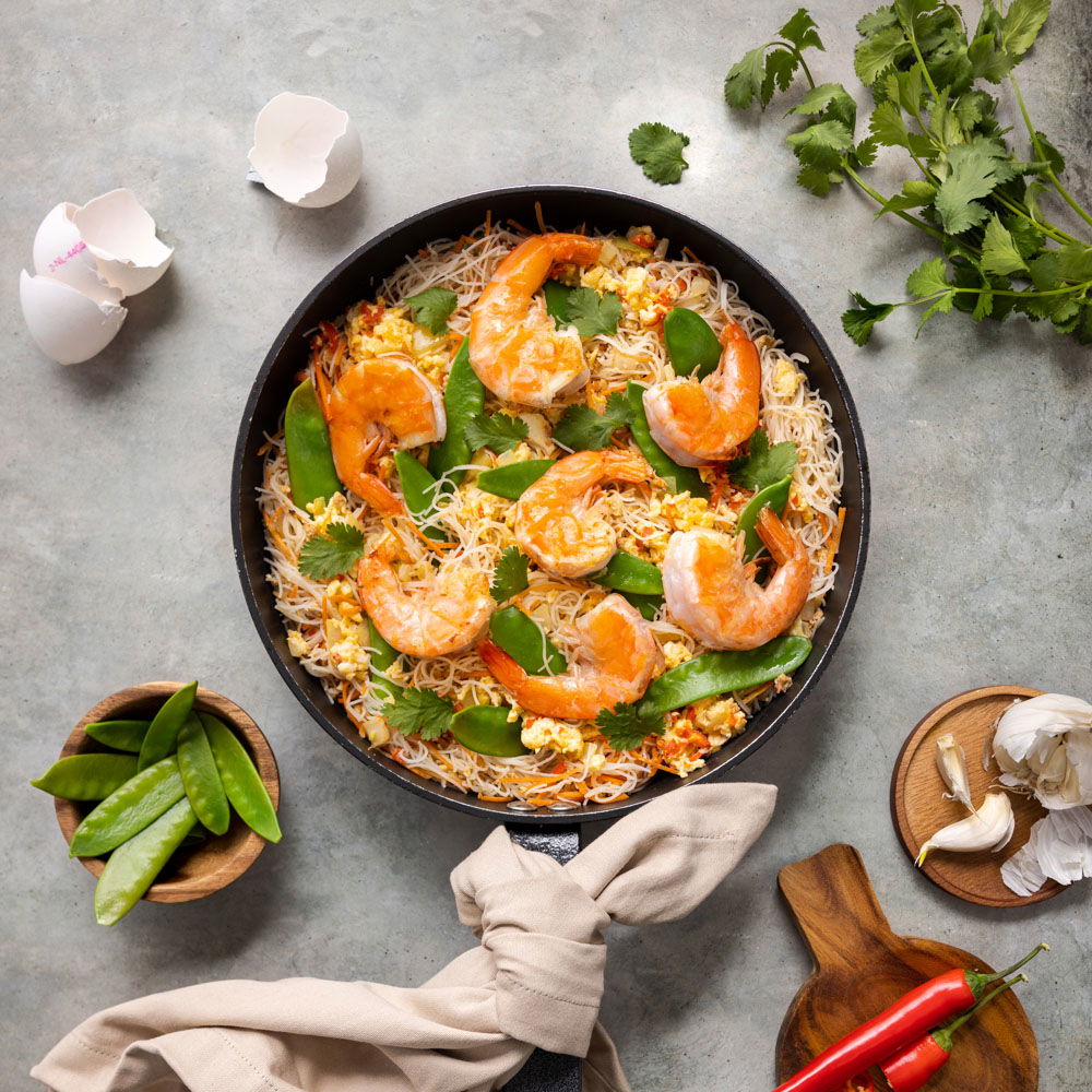 Pad Thai met mihoen, peultjes en garnalen