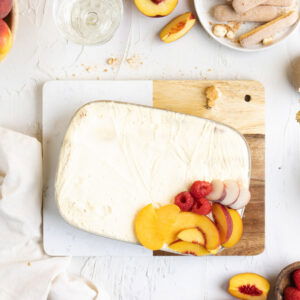 Tiramisu met geel zomerfruit en prosecco