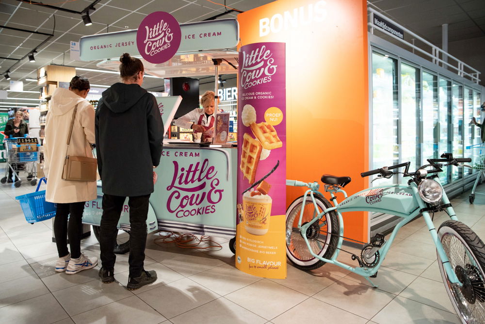 Little cow and cookies_AH