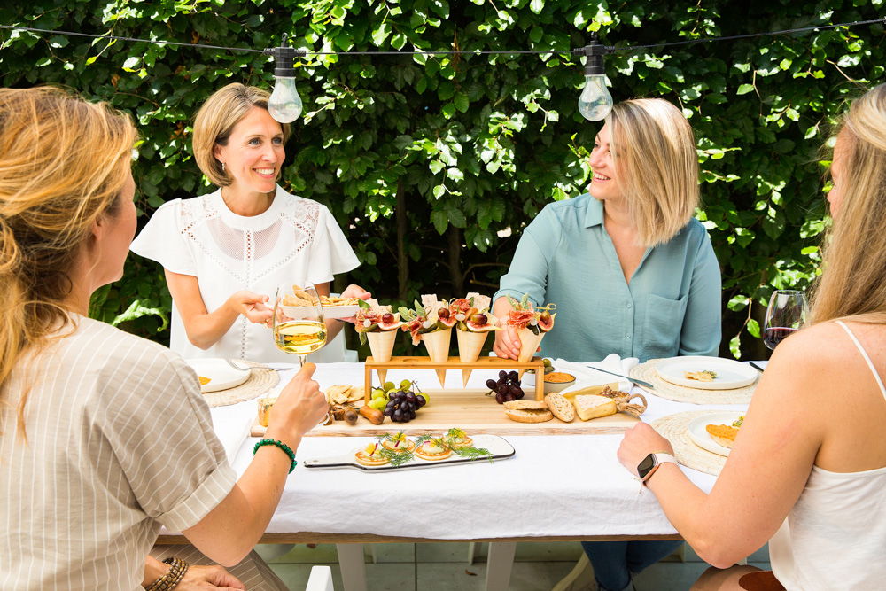 Klassieke borrel vier dames