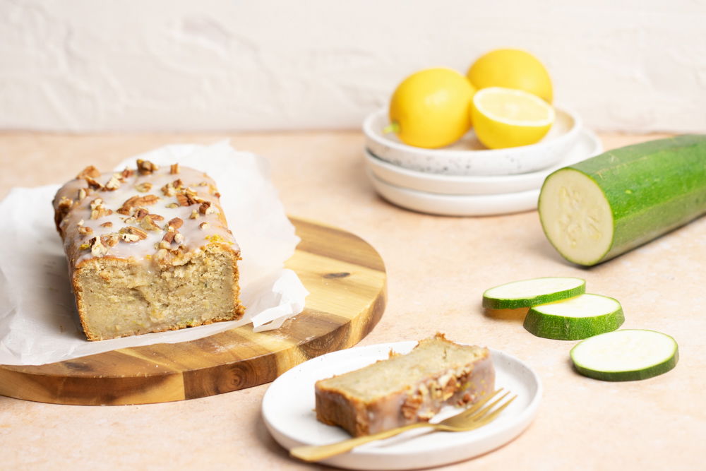 Yoghurt-courgette cake