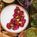 Opgeklopte feta met rood fruit