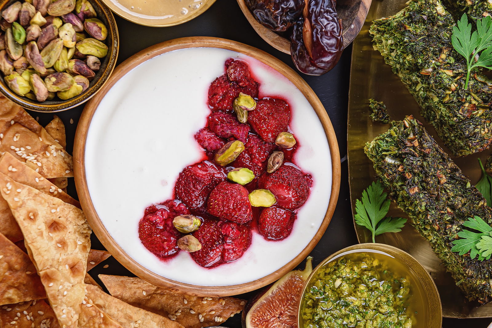 Opgeklopte feta met zomerfruit