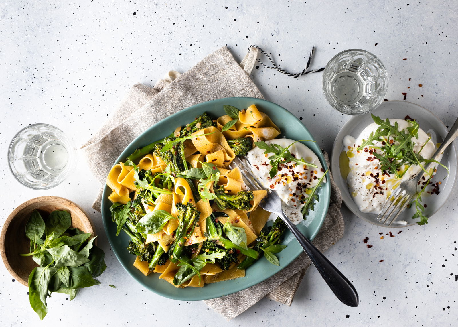 pasta met bimi en burrata