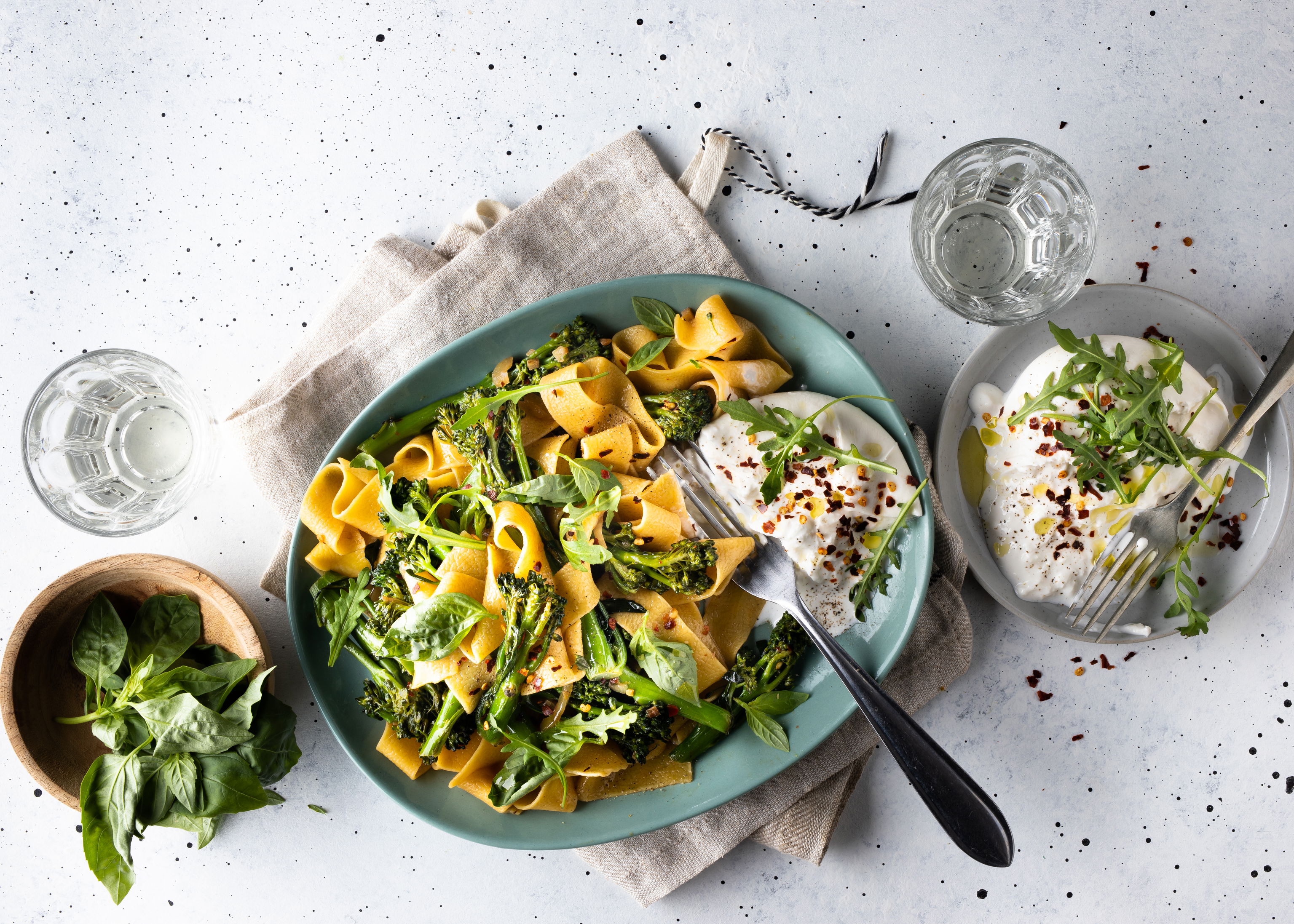 pasta met bimi en burrata