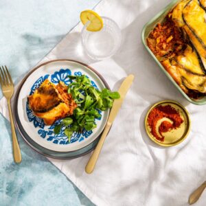 Moussaka met tomatensambal van harissa