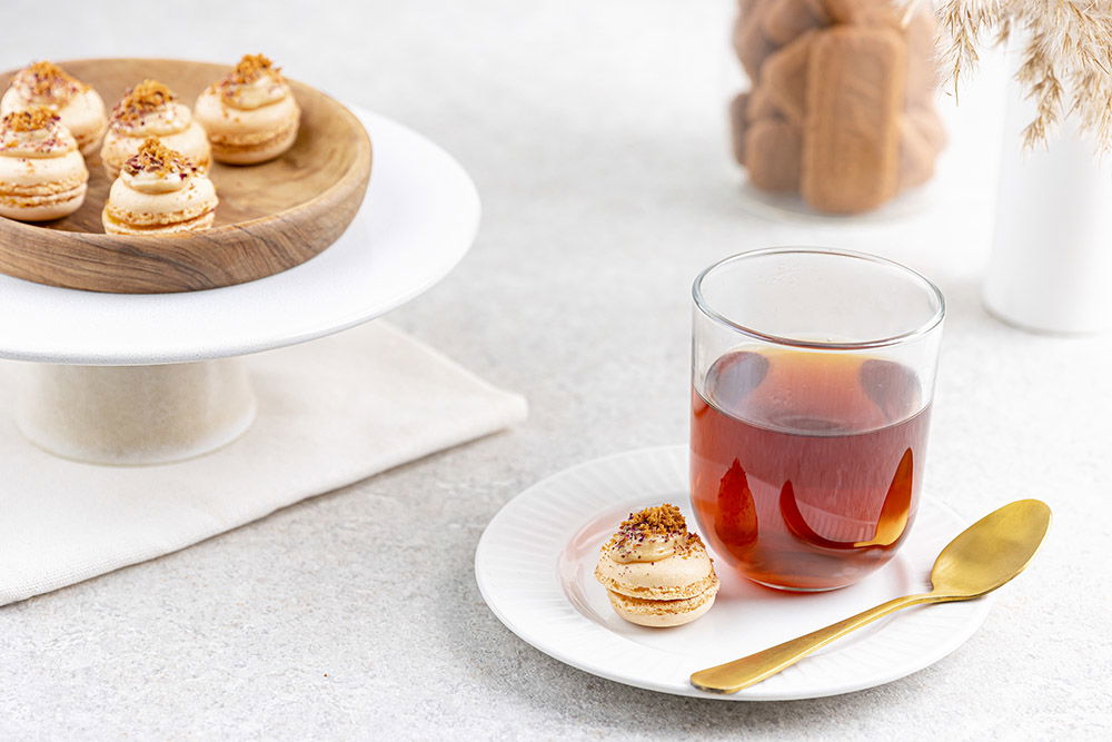 Lotus Biscoff macarons
