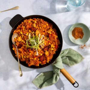 Jambalaya met chorizo, kip en gekrulde bosui