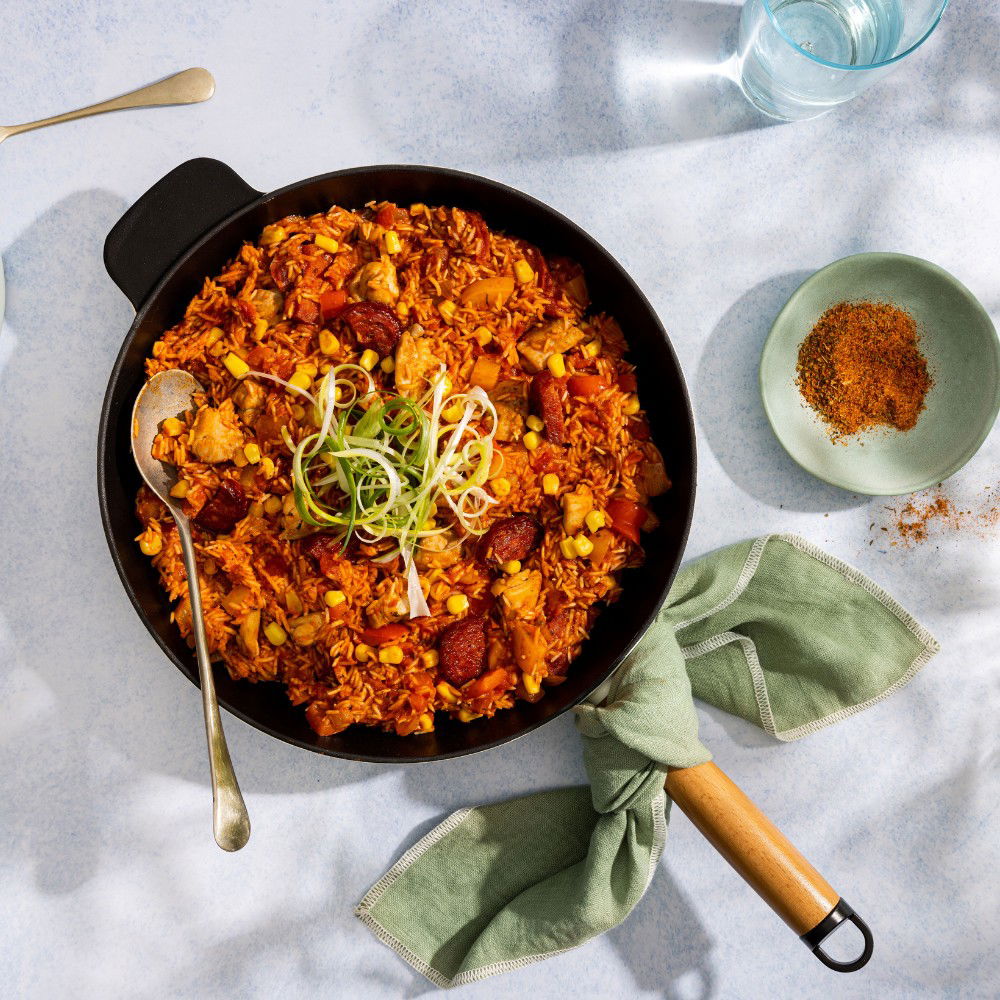 Jambalaya met chorizo, kip en gekrulde bosui
