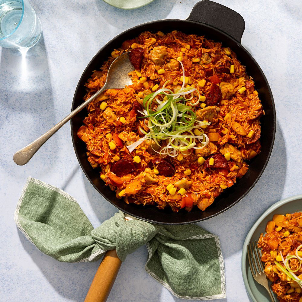 Jambalaya met chorizo, kip en gekrulde bosui