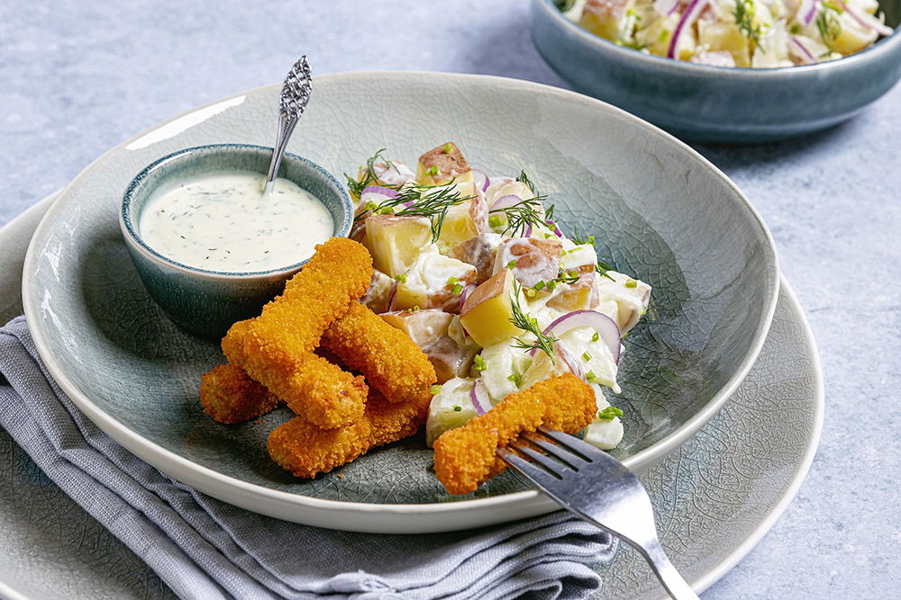 Aardappelsalade Met Venkel, Rode Ui En Visfrietjes