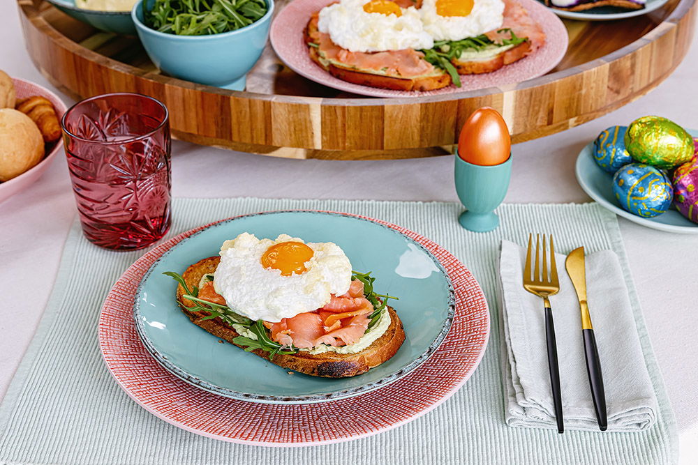 Familie Paastafel Cloud Eggs Met Gerookte Zalm 0013 4 Low Res