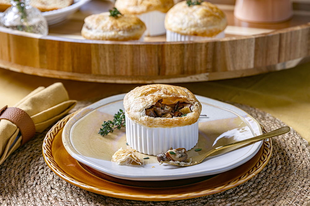 Klassieke Paastafel Paddenstoelenpastei Met Kip