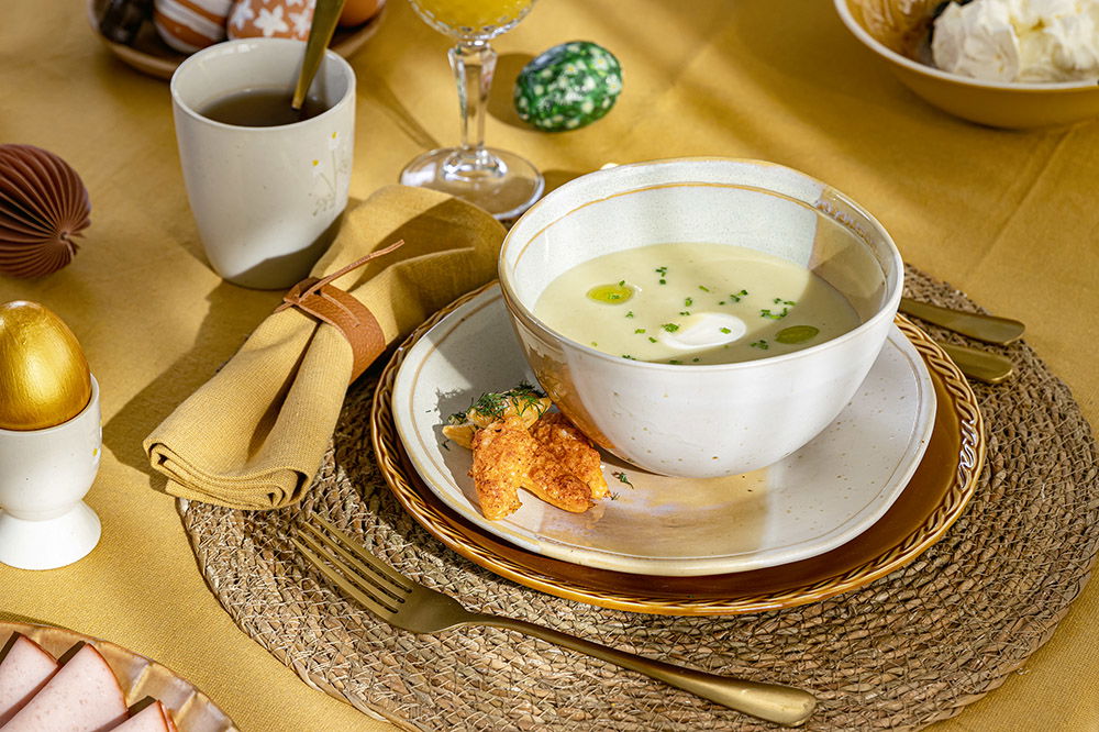 Klassieke Paastafel Romige Preisoep Met worteltjes