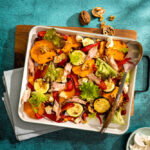 Traybake rode paprika en geitenkaas