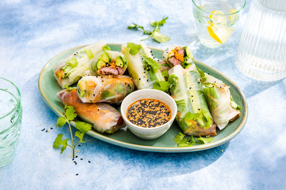 Springrolls met gemarineerde biefstukreepjes