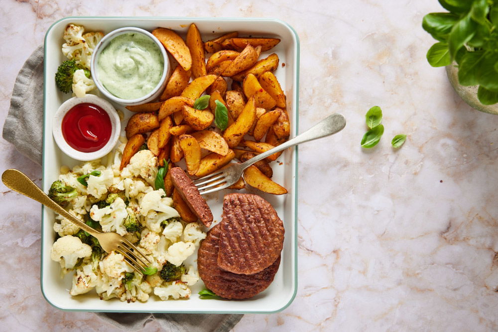 AVG traybake met meatless burgers