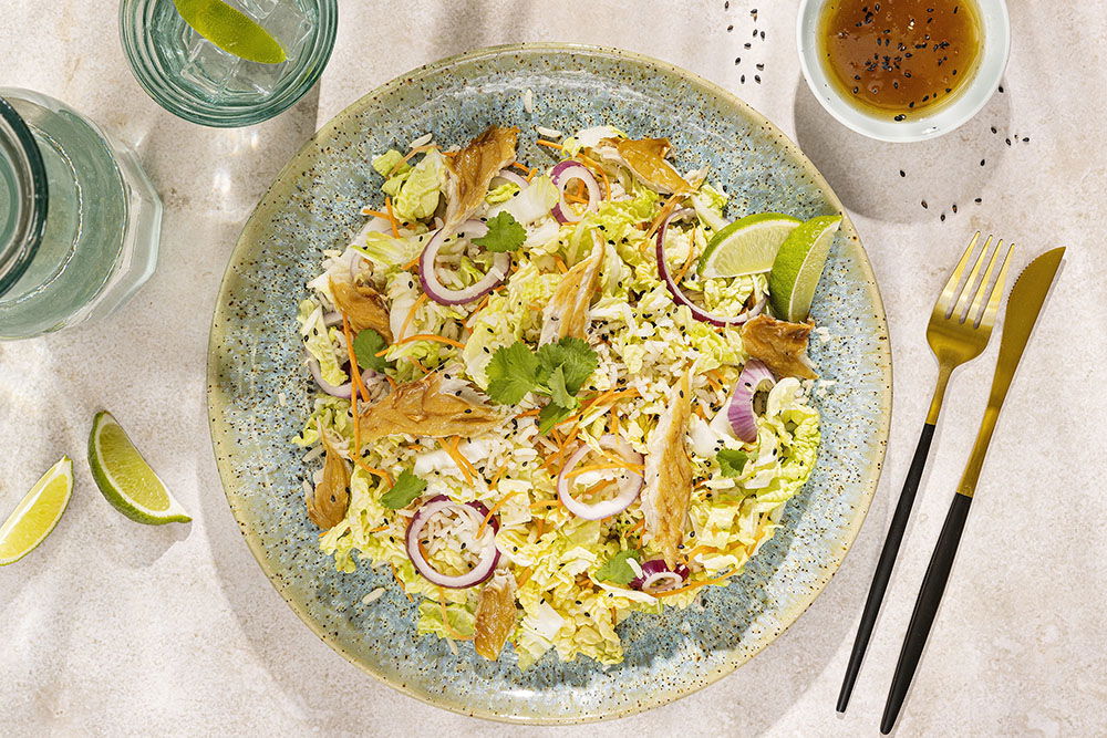 Aziatische Rijstsalade Met Gerookte makreel