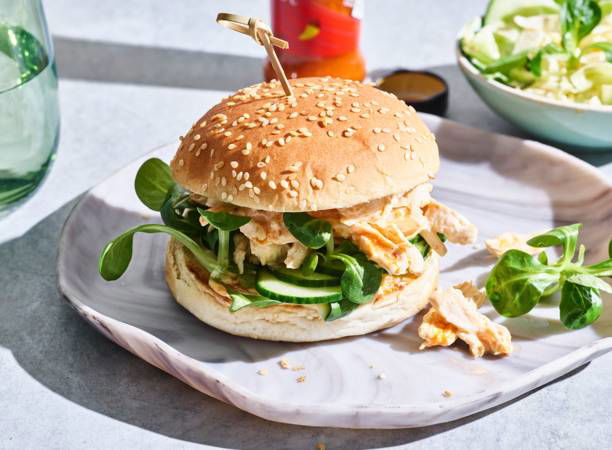 Burger Met Peri Peri Kip En Spitskoolsalade